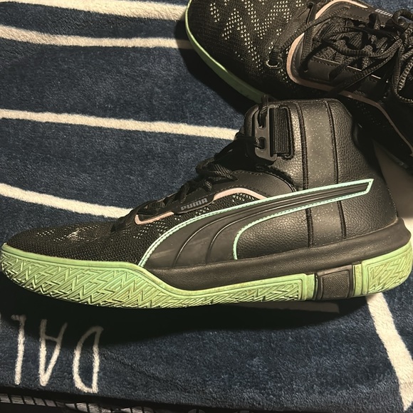 Men’s Puma High Tops - Picture 2 of 2